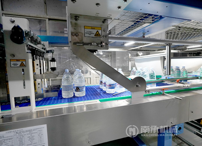 Automatic Heat Shrink Wrapping Machine Automatic Heat Shrink Wrapping Machine