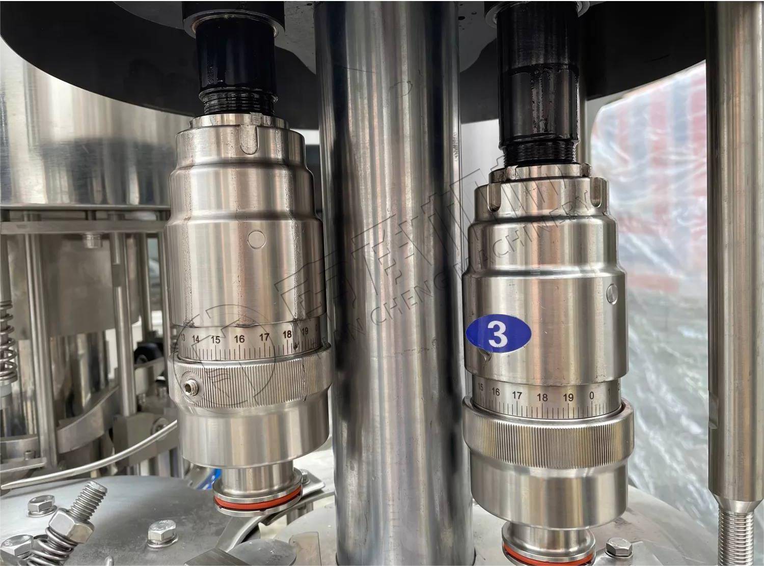 PET bottle water filling machine capping part PET bottle water filling machine capping part