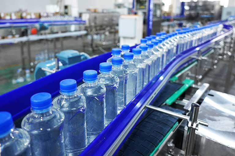 Turnkey Water Bottling Line-flat conveyor